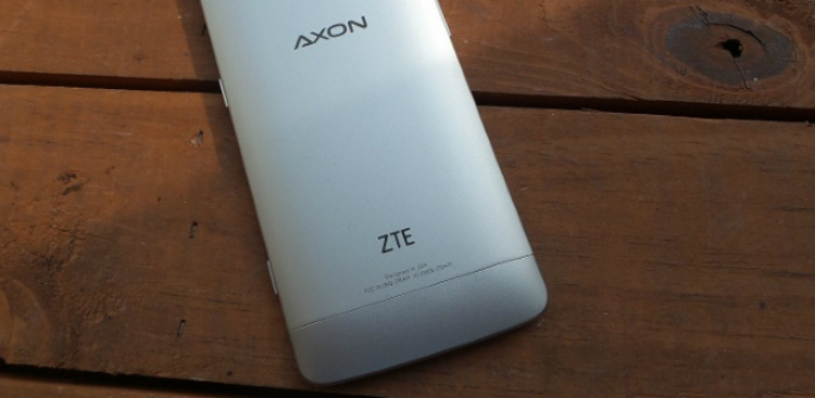 ZTE Axon